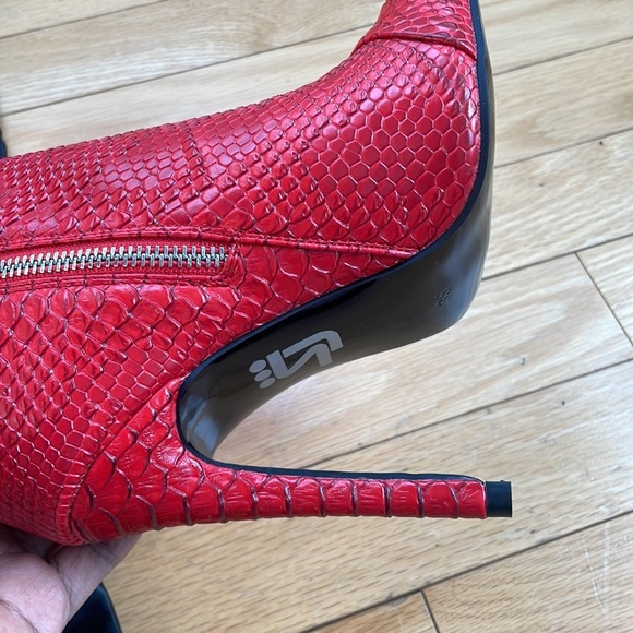 🌶️ Python RED VIXEN THIGH HIGH BOOTS *NEW* THIS IS A SEXY SHOE RIGHT HERE - Picture 7 of 14